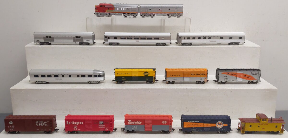 Marklin 29848 HO Scale Santa Fe Diesel Passenger Set w/ Assorted Freight Cars LN
