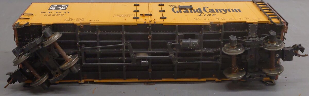 Aristo-Craft 46228-2 G Scale ATSF Grand Canyon Reefer (Metal Wheels)/Box