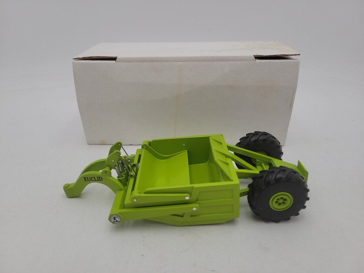 EMD 14TDT 1:50 Scale Vibrant Green JUST Belly Dump EX/Box