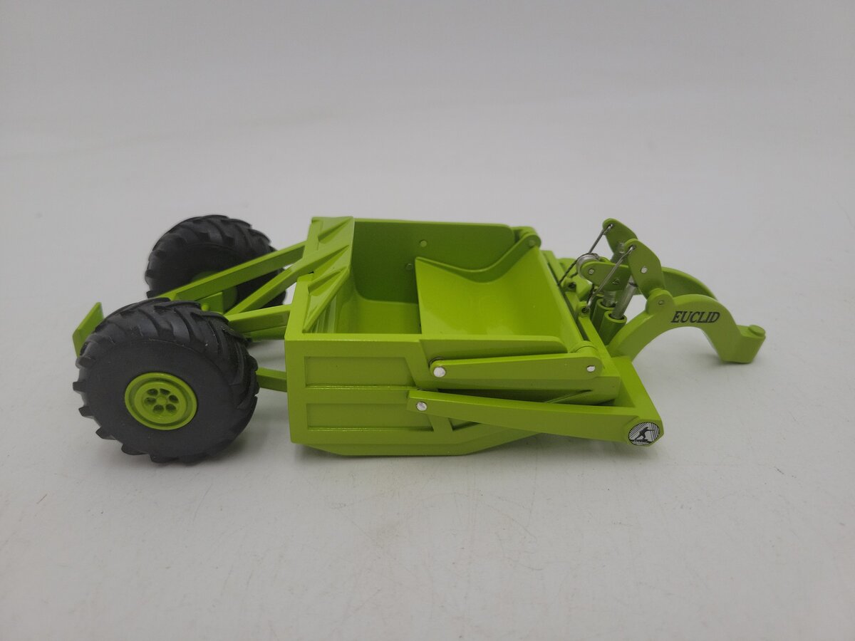 EMD 14TDT 1:50 Scale Vibrant Green JUST Belly Dump EX/Box