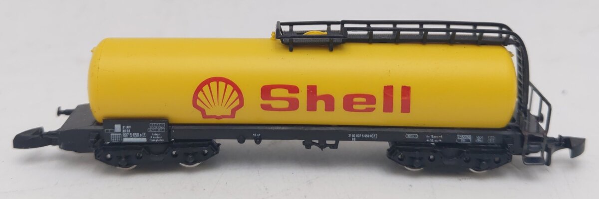 Marklin 8625 Z Scale Shell Oil Tanker Car EX/Box