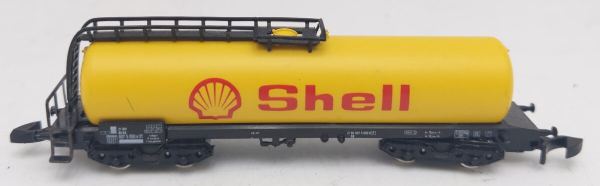 Marklin 8625 Z Scale Shell Oil Tanker Car EX/Box