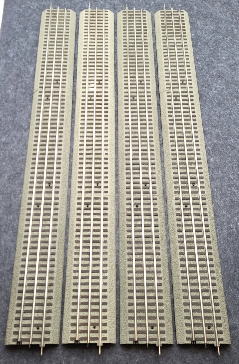 Lionel 6-12042 FasTrack 30" Straight Section (4) EX