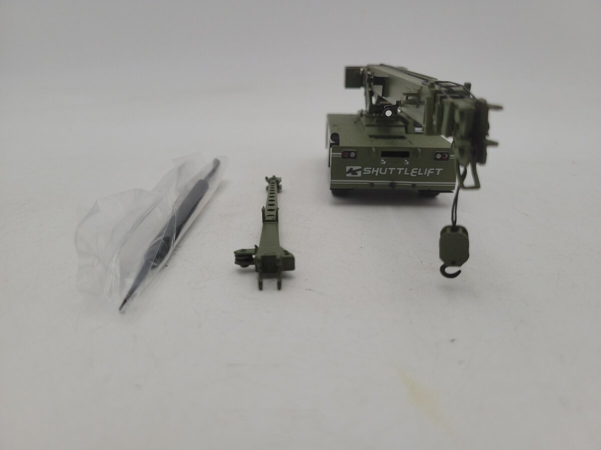 Sword Models SW2017-G 1:50 Scale Military Green Shuttlelift Carrydeck Crane EX/Box