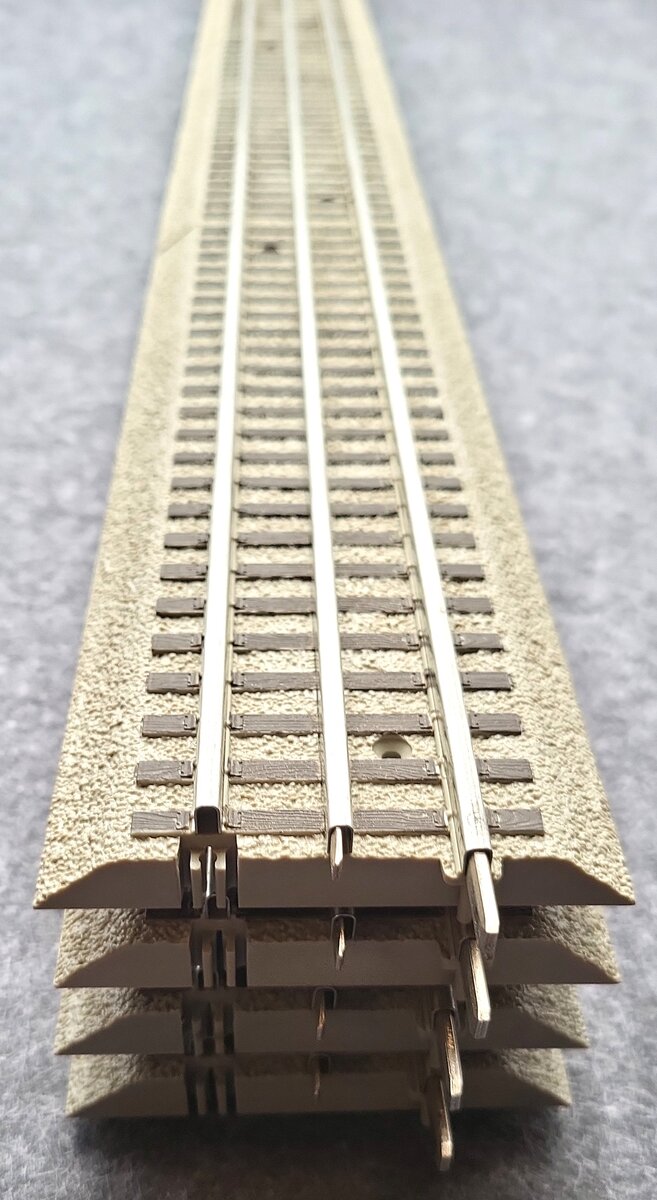 Lionel 6-12042 FasTrack 30" Straight Section (4) EX