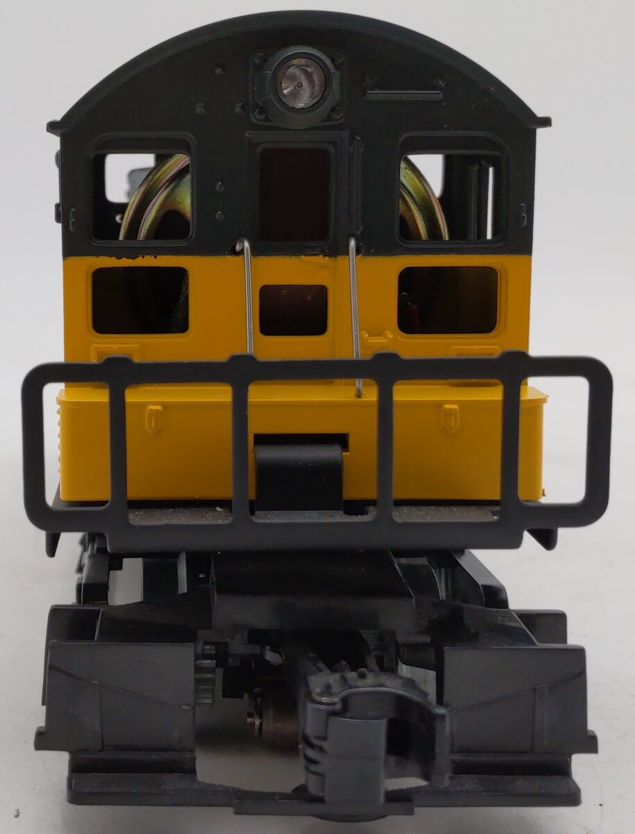 Lionel 6-18921 O Gauge Chicago & North Western NW2 Diesel Switcher #1017 LN/Box