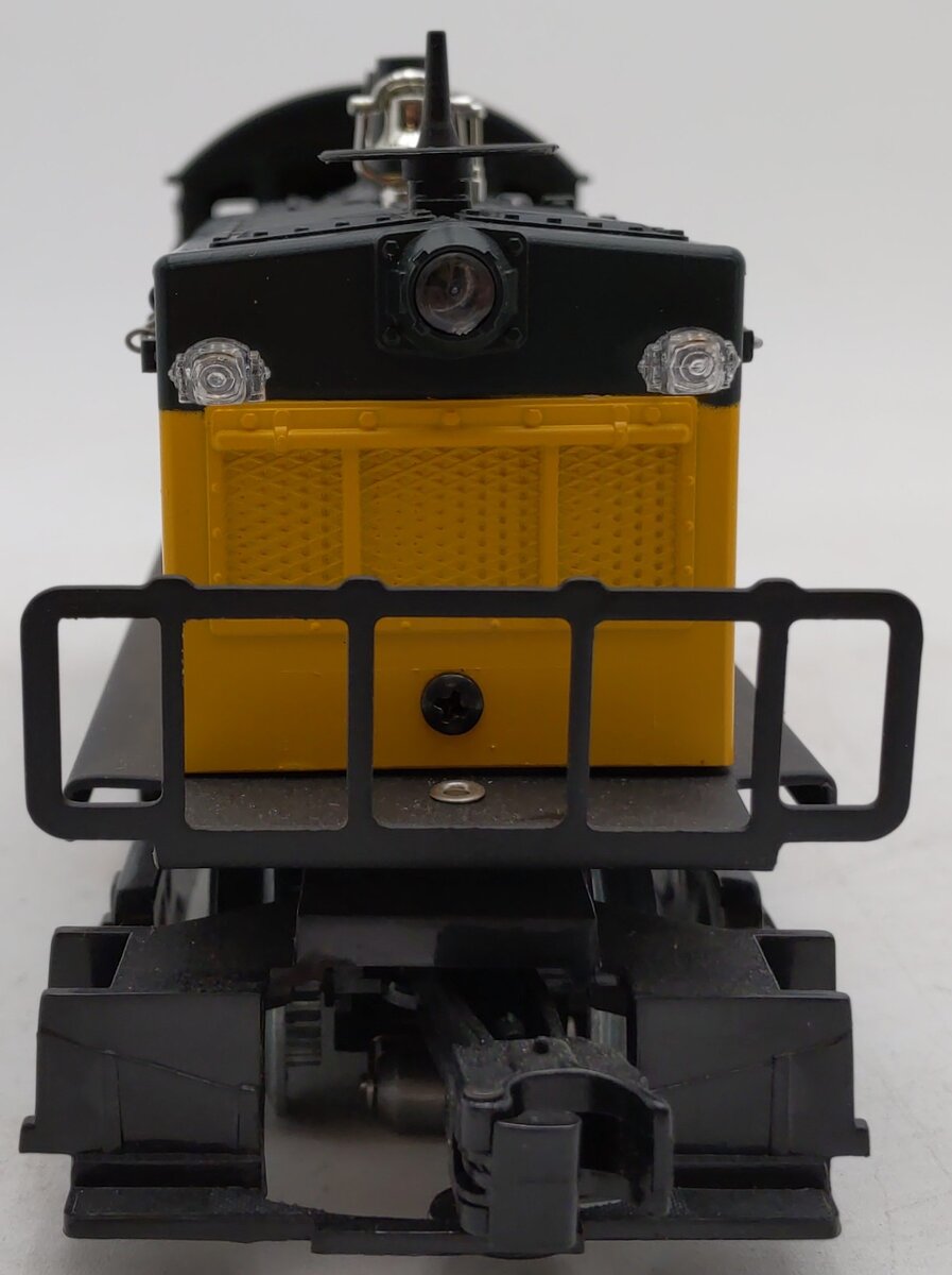 Lionel 6-18921 O Gauge Chicago & North Western NW2 Diesel Switcher #1017 LN/Box