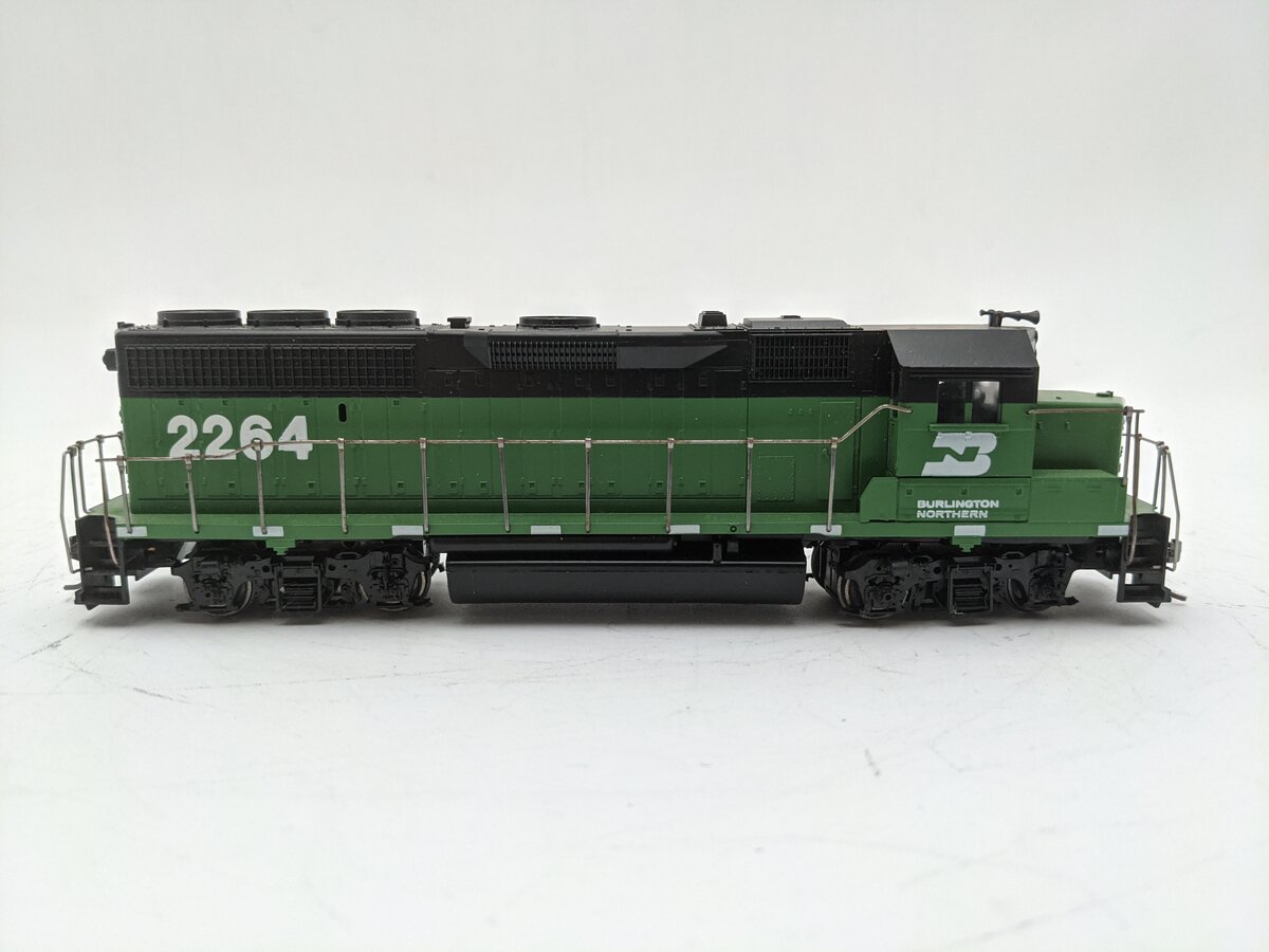 Athearn 4613 HO Burlington Northern GP38-2 PWR Diesel Locomotive #2264 EX