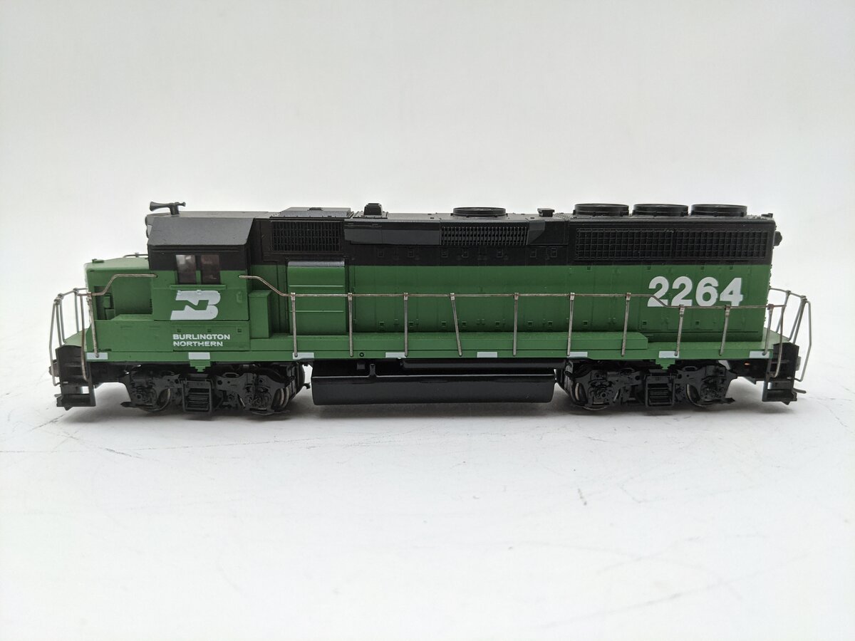 Athearn 4613 HO Burlington Northern GP38-2 PWR Diesel Locomotive #2264 EX