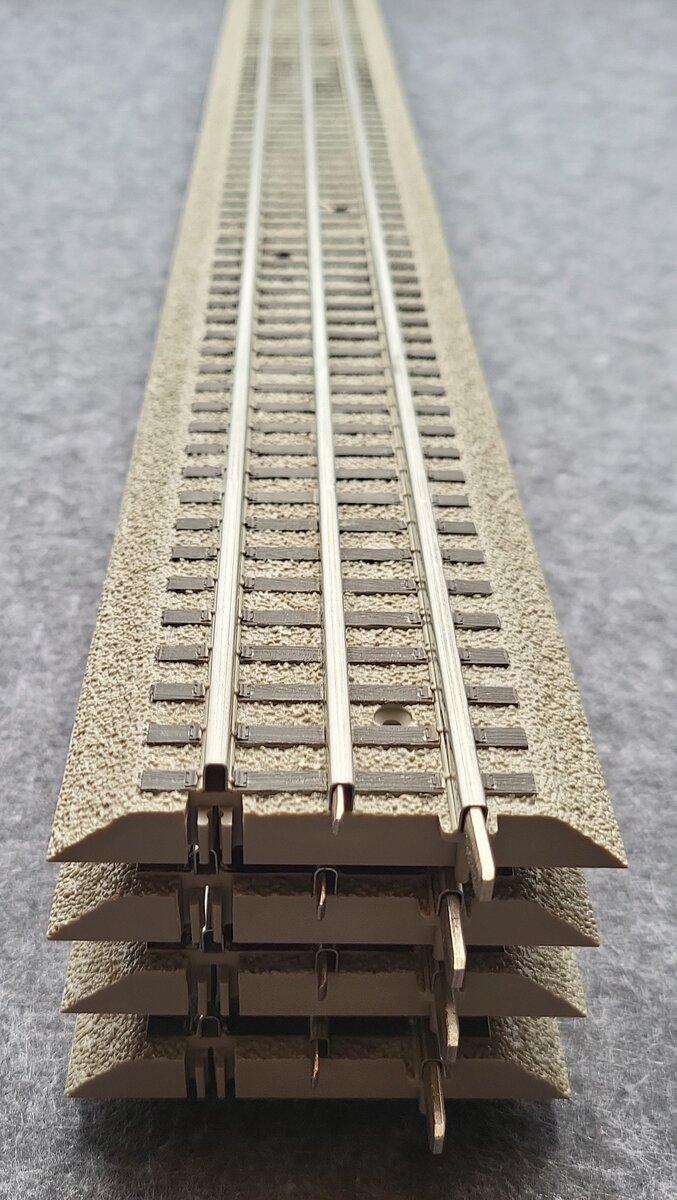 Lionel 6-12042 FasTrack 30" Straight Section (4) EX