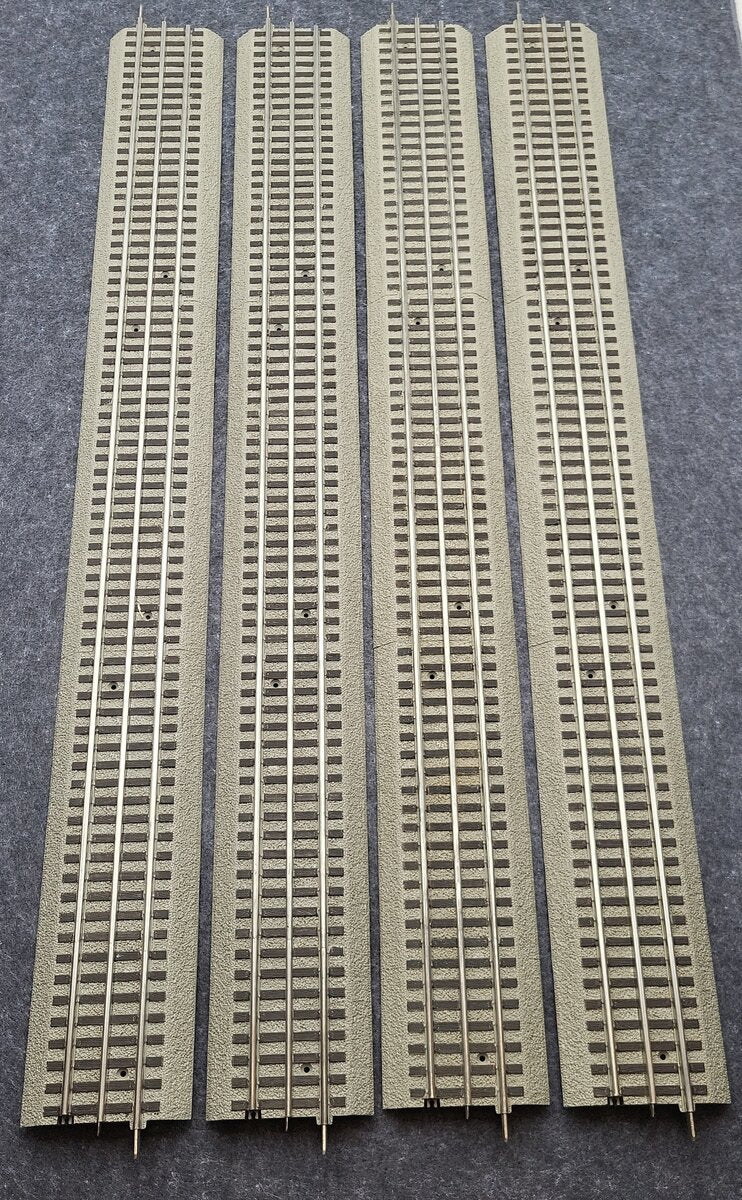 Lionel 6-12042 FasTrack 30" Straight Section (4) EX