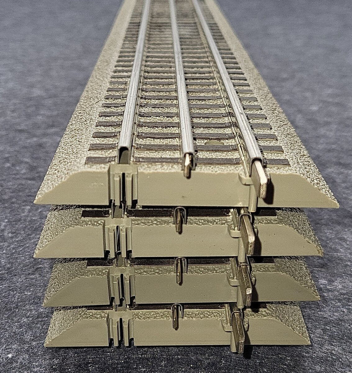 Lionel 6-12042 FasTrack 30" Straight Section (4) EX