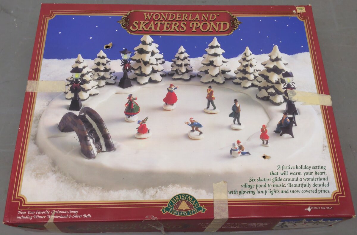 Christmas Fantasy Ltd. No. 60263 Wonderland Skaters Pond EX/Box