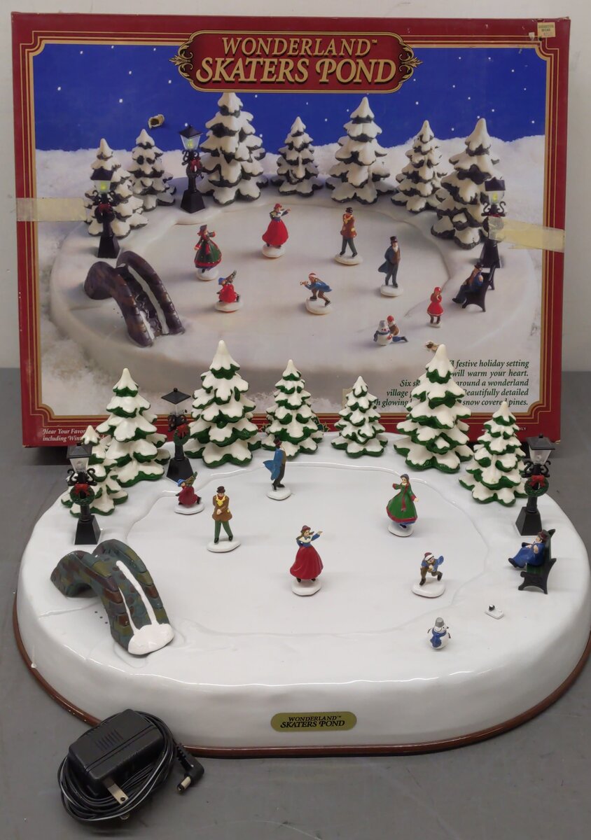 Christmas Fantasy Ltd. No. 60263 Wonderland Skaters Pond EX/Box