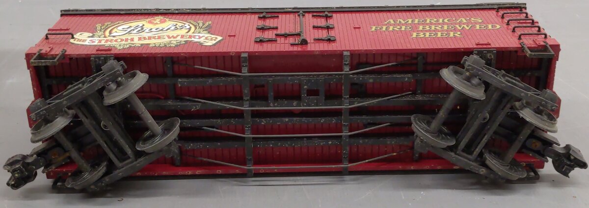 Delton 4258 G Scale Stroh's "America's Fire Brewed Beer" Refrigerator Car/Box