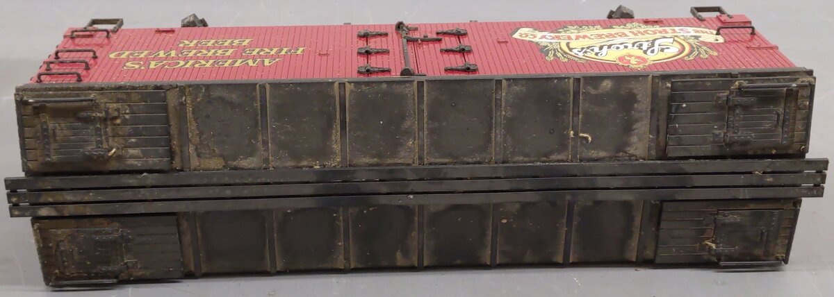 Delton 4258 G Scale Stroh's "America's Fire Brewed Beer" Refrigerator Car/Box