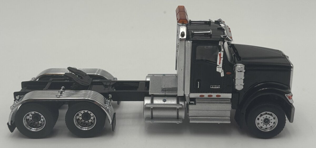 DieCast Masters 71021 International HX520 Tandem Day Cab Tractor LN/Box