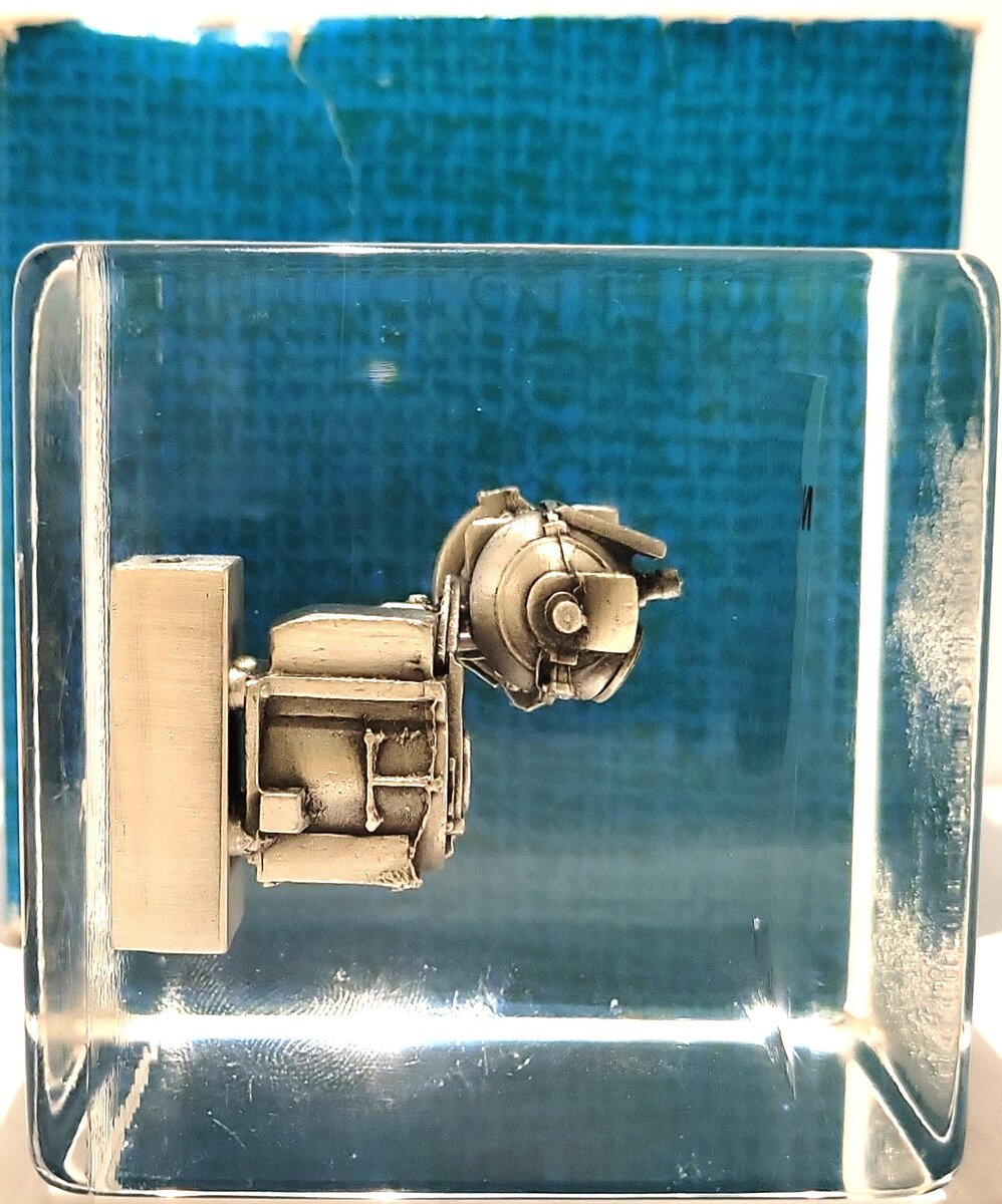 United Technologies NORDEN SYSTEMS WW2 Norden Bombsight Paperweight EX/Box