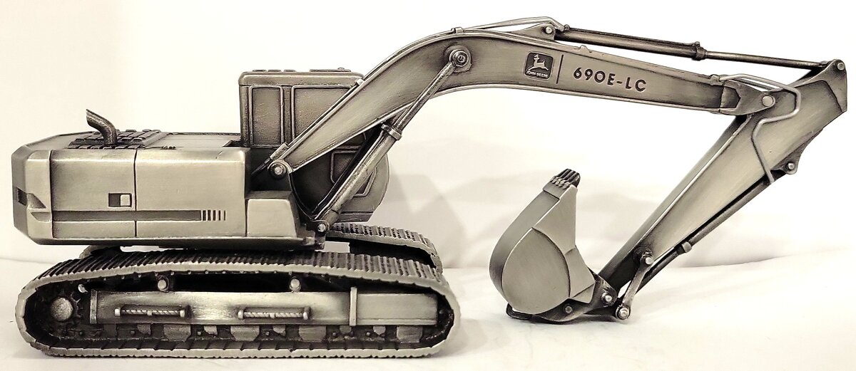 SpecCast 1:50 Pewter John Deere Model 690E-LC Excavator LN