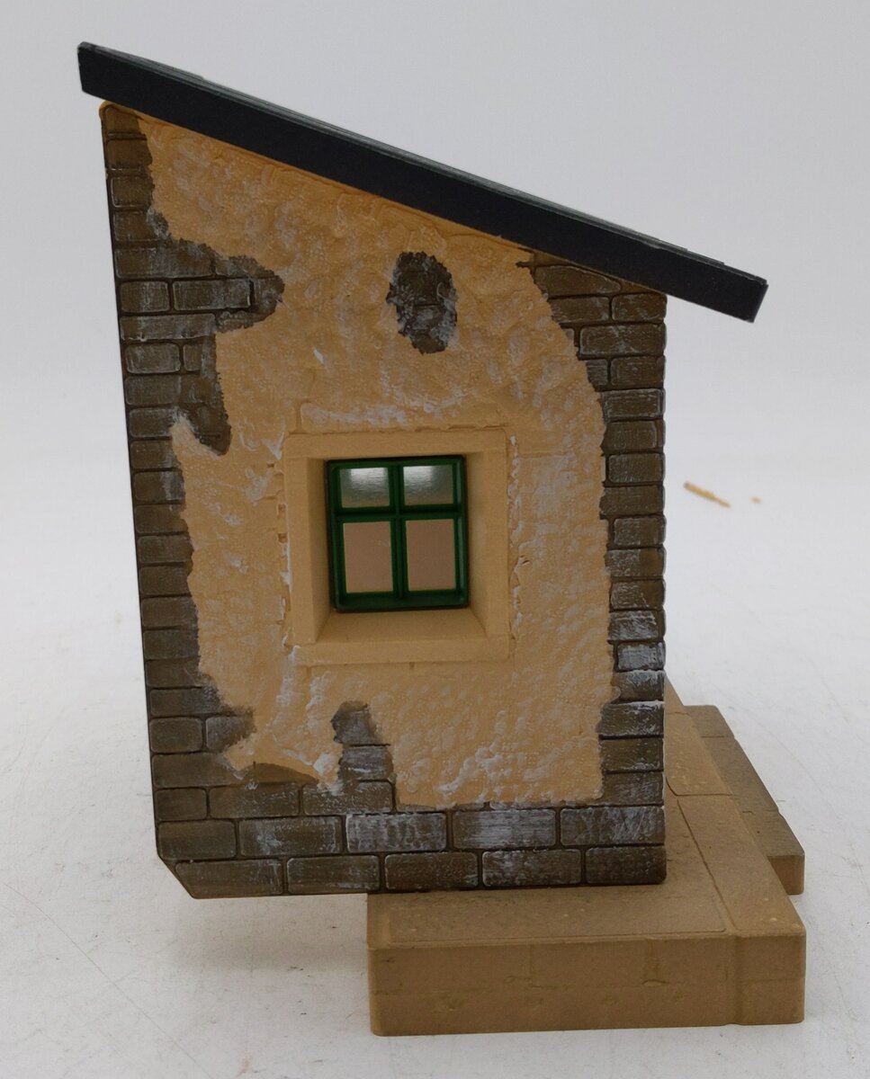 Assorted G Scale Barn & Building [2] EX