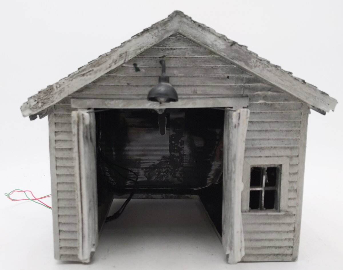 Assorted G Scale Barn & Building [2] EX