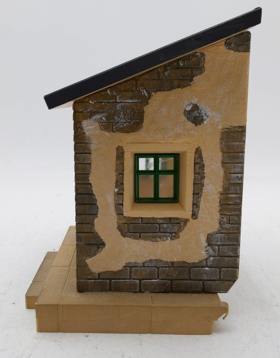 Assorted G Scale Barn & Building [2] EX