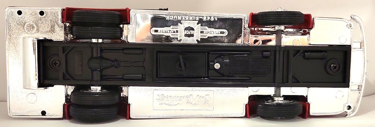 ERTL 0867 CAT Die-Cast Fire Truck Bank LN