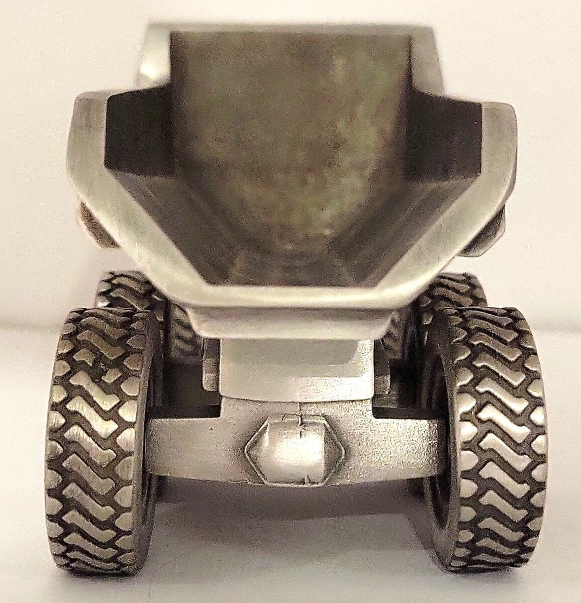 SpecCast CUST-671 1:50 Pewter Bell B25C Dump Truck LN/Box