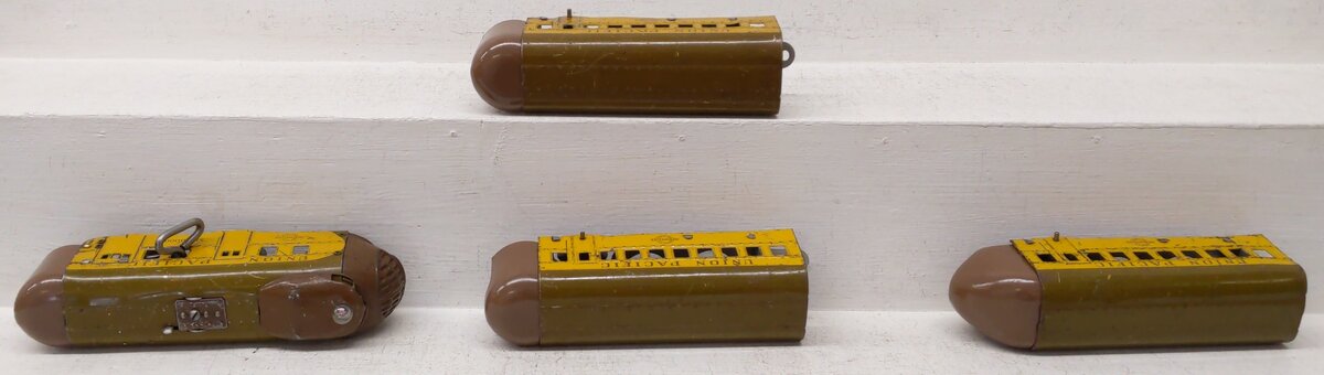 Hafner M10000 Vintage O Gauge Windup Streamliner