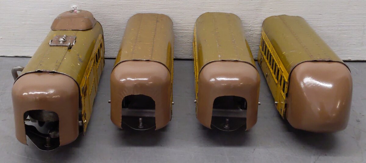 Hafner M10000 Vintage O Gauge Windup Streamliner