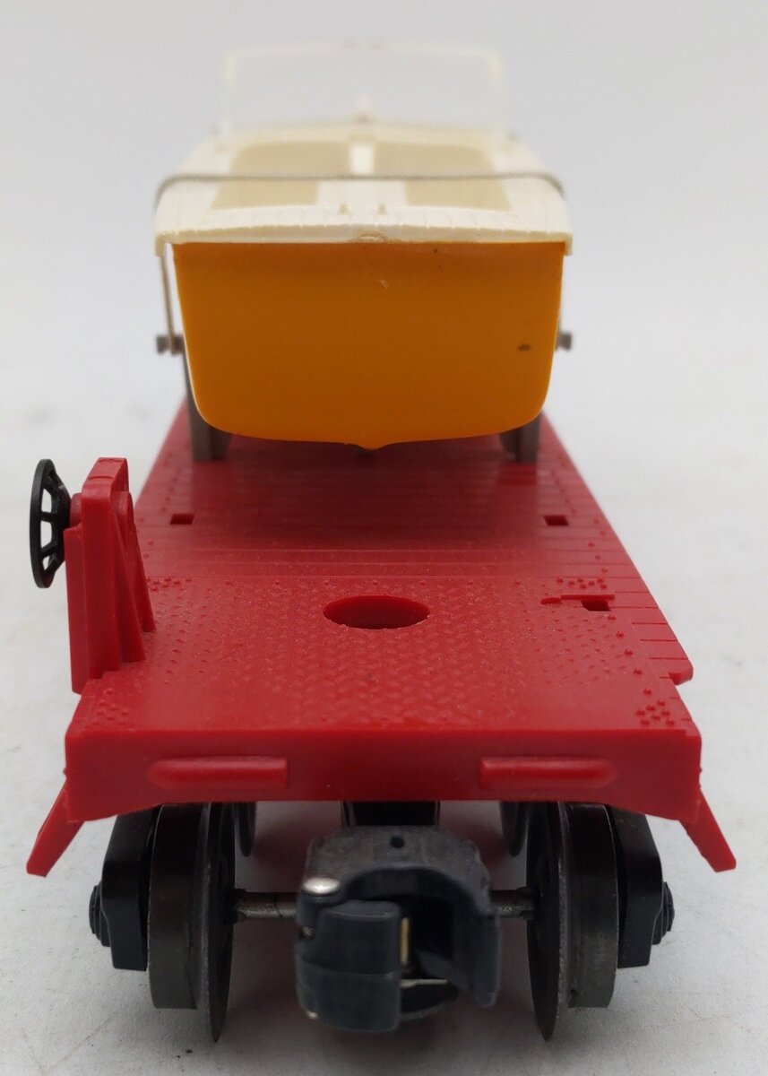 Lionel 6801-50 Vintage O Lionel Flatcar with Boat - White & Yellow Hull EX