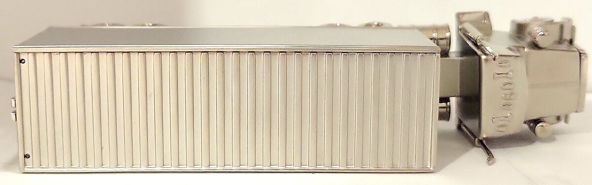 Platinum C375SIL Silver 18 Wheel Truck Clock LN/Box