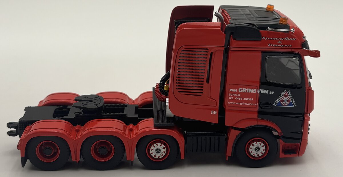 IMC 330099 1:50 Van Grinsven Mercedes Actros BigSpace 8x4 LN/Box
