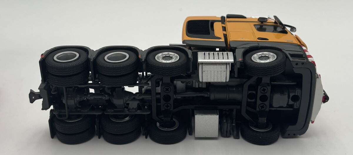 NZG 932/60 1:50 Mercedes-Benz Actros SLT LN/Box