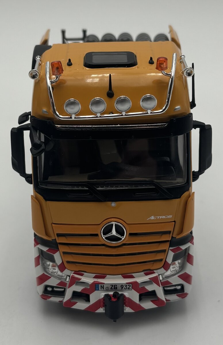 NZG 932/60 1:50 Mercedes-Benz Actros SLT LN/Box
