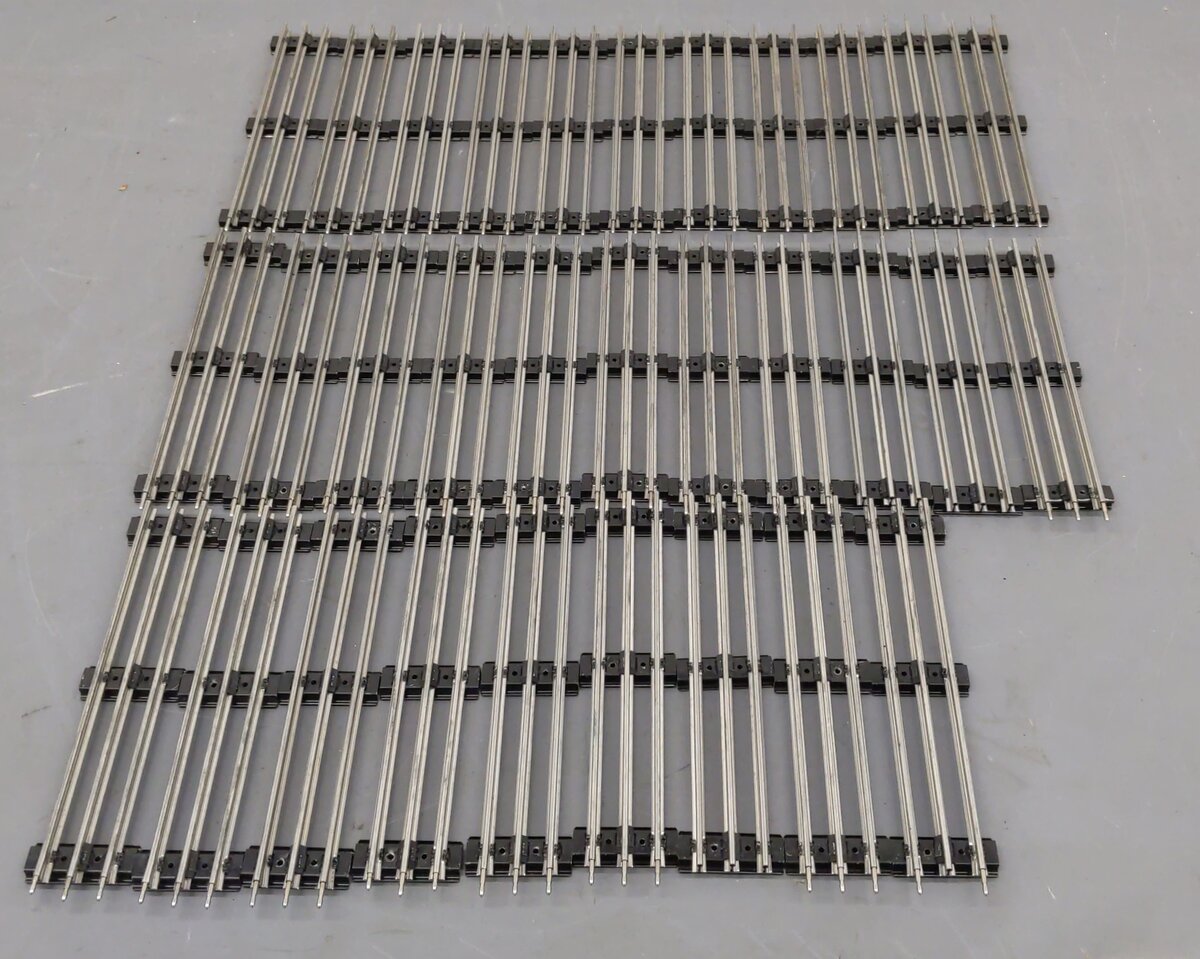 Lionel 6-65500 O Gauge 10" Regular Straight Tracks (32) EX