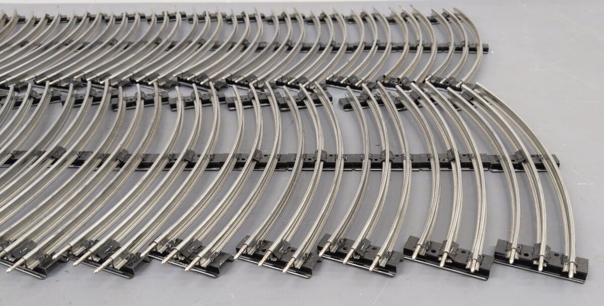 Lionel 6-65501 O Gauge Tubular 31" Diameter Curved Track (32) EX