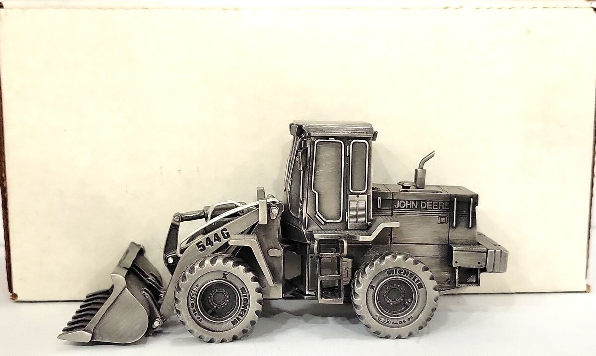 SpecCast Pewter John Deere 544G Loader LN/Box