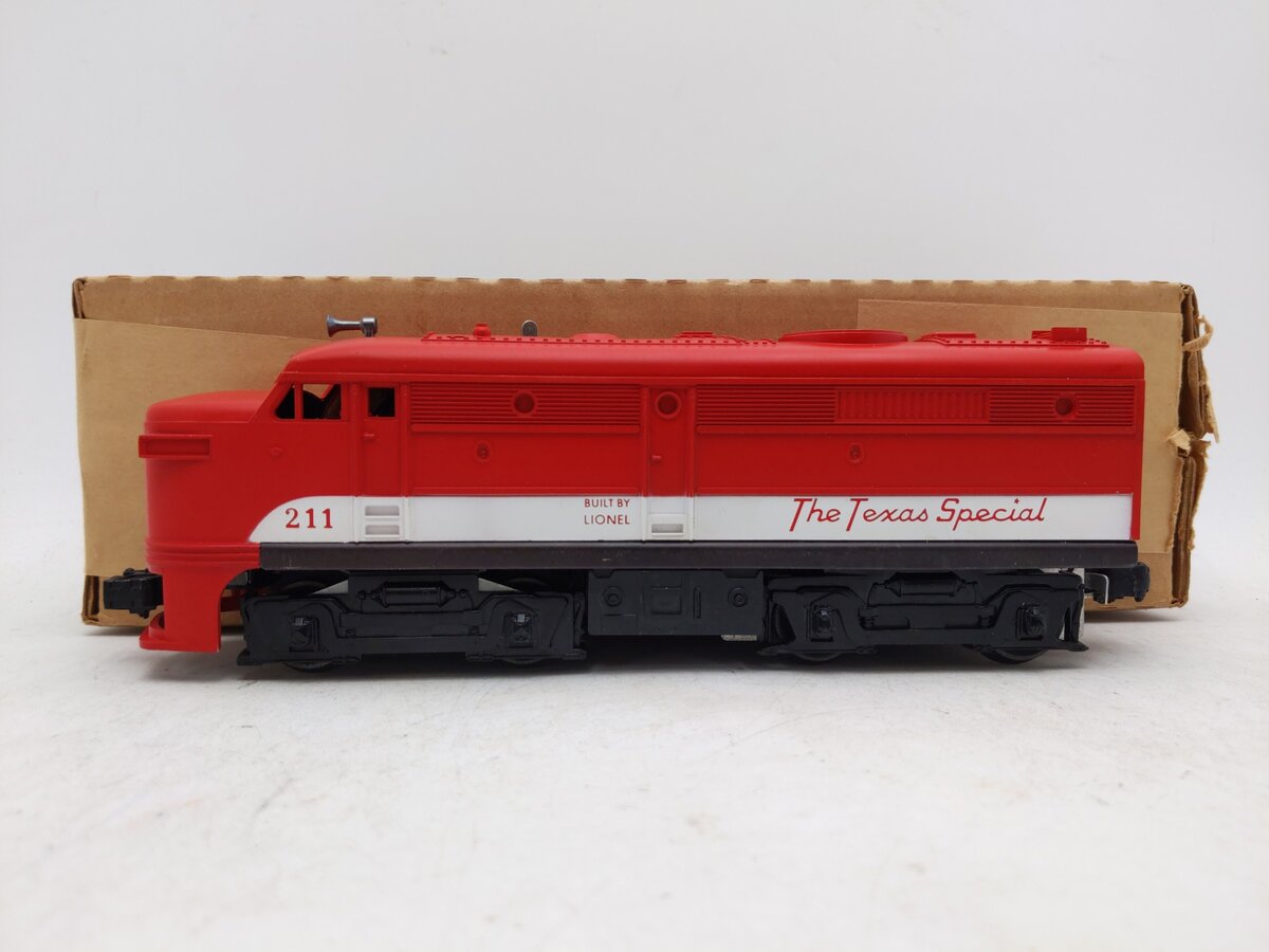 Lionel 211 Vintage O Gauge Texas Special Powered Diesel Locomotive VG/Box