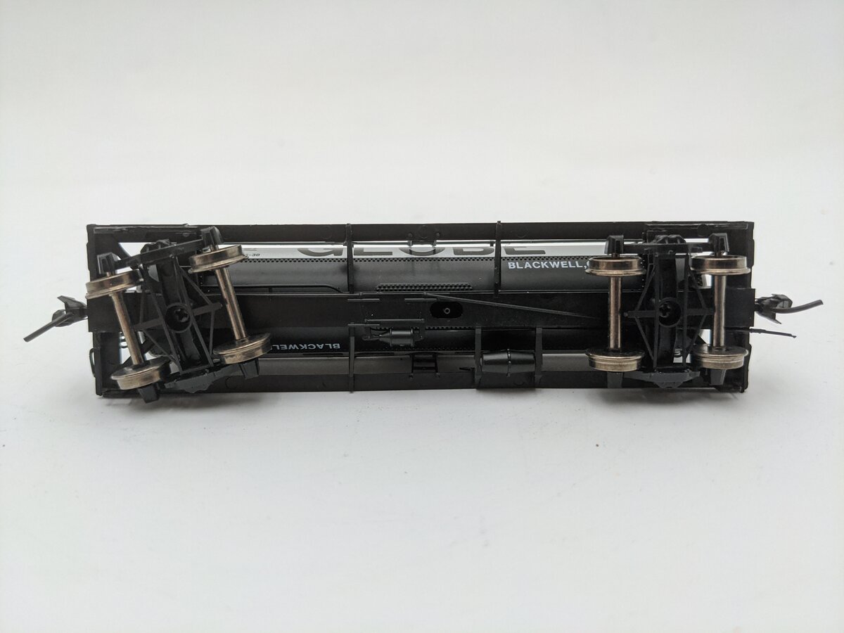 InterMountain 46313 HO Scale ACF 8000g RTR Global Oil Tank Car #8481 EX/Box