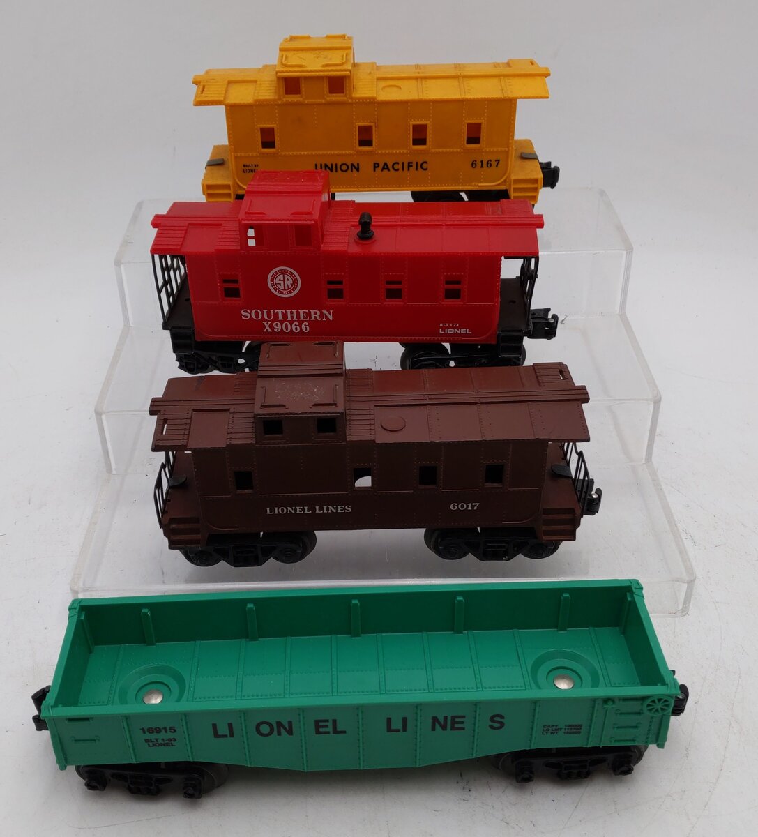 Lionel O Gauge Assorted Freight Cars #6017, #16915, #9066, #6167 [4] EX
