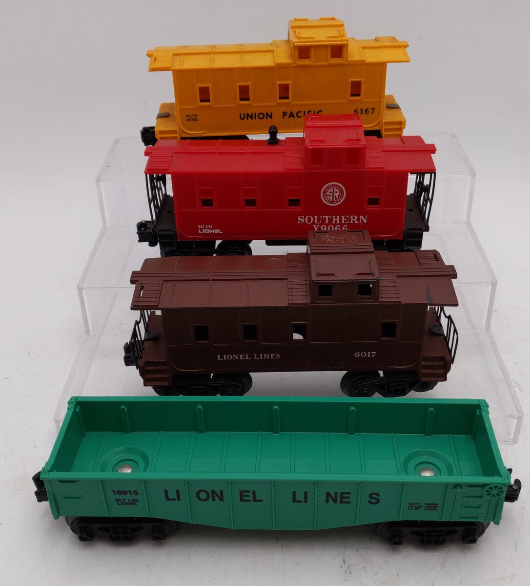 Lionel O Gauge Assorted Freight Cars #6017, #16915, #9066, #6167 [4] EX