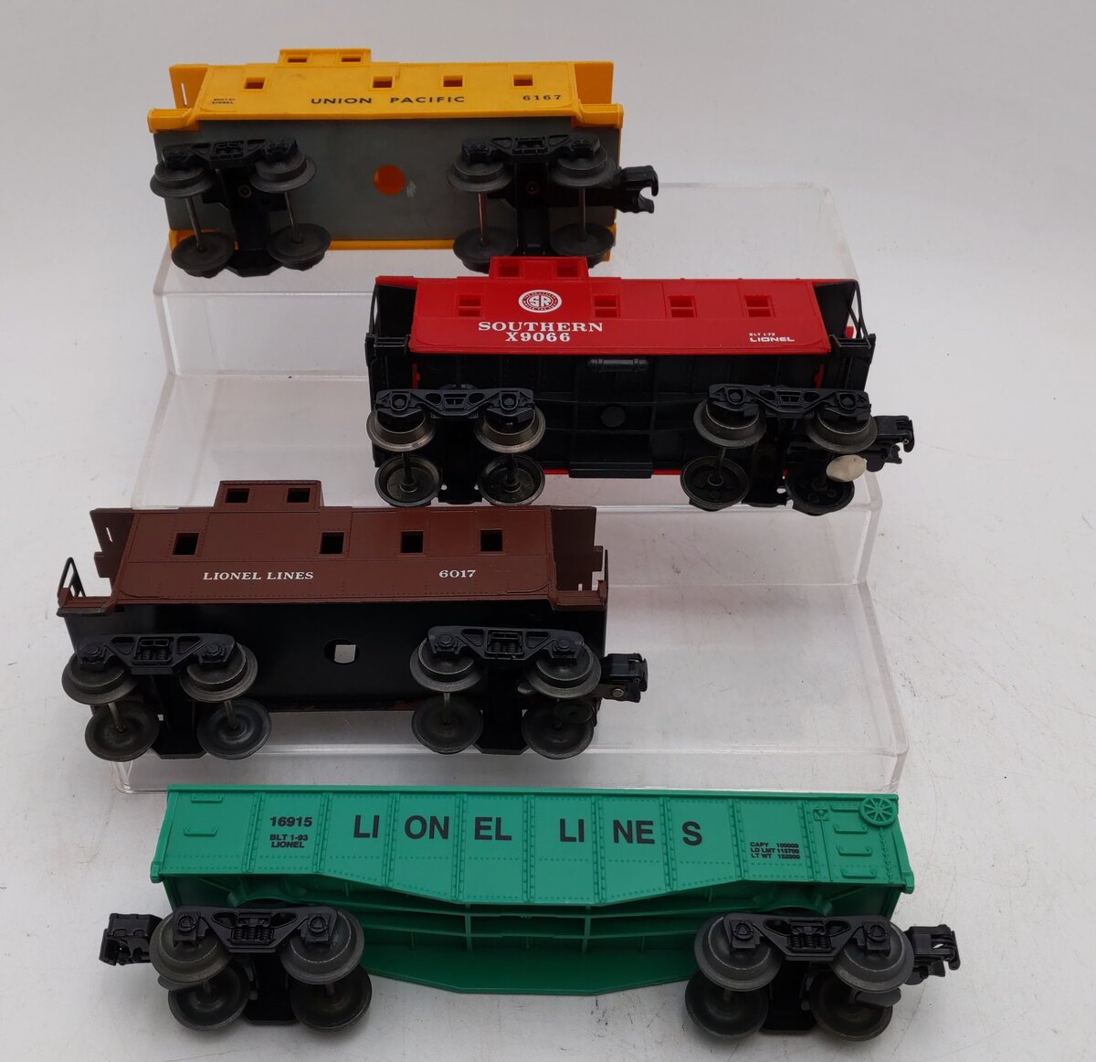 Lionel O Gauge Assorted Freight Cars #6017, #16915, #9066, #6167 [4] EX