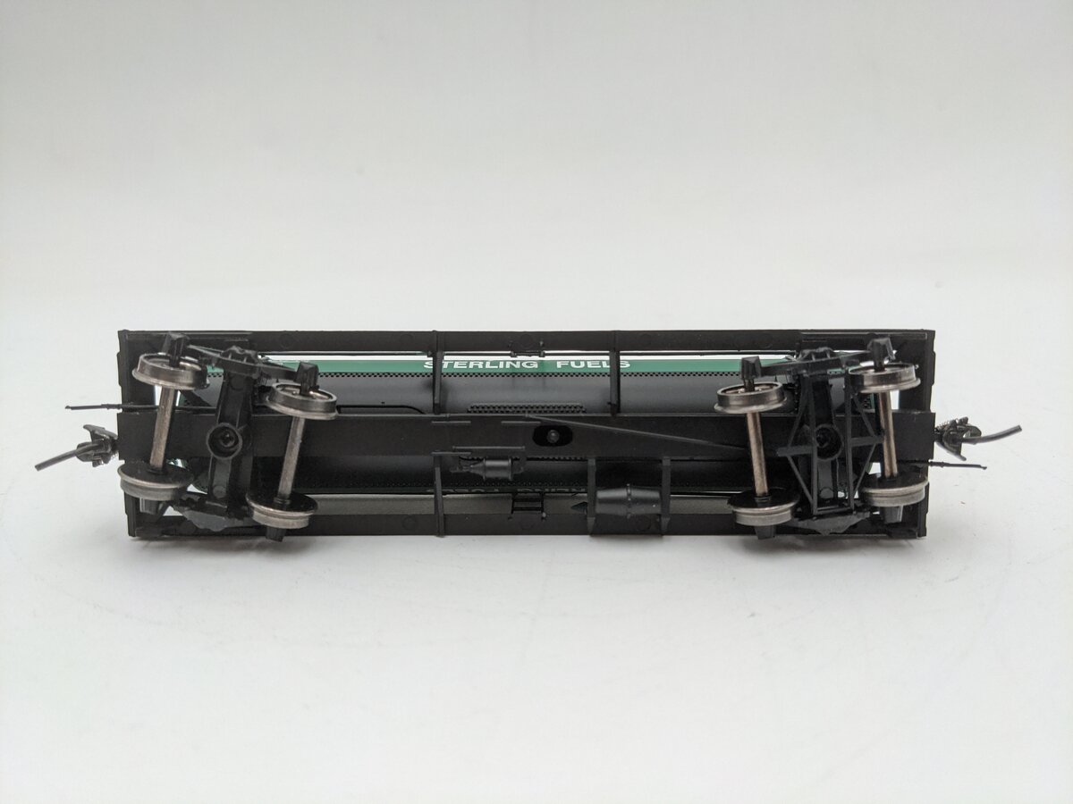 InterMountain 46329-06 HO Champion Oils/Sterling Fuels ACF Riveted Tank Car 6042 EX/Box