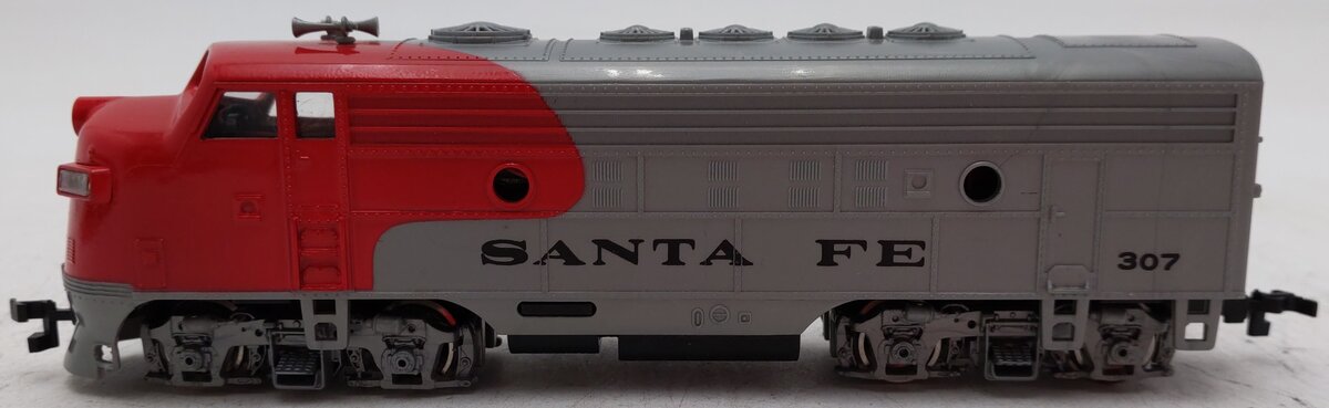 Bachmann 61502 HO Santa Fe F9 Powered Diesel Locomotive #307 EX/Box