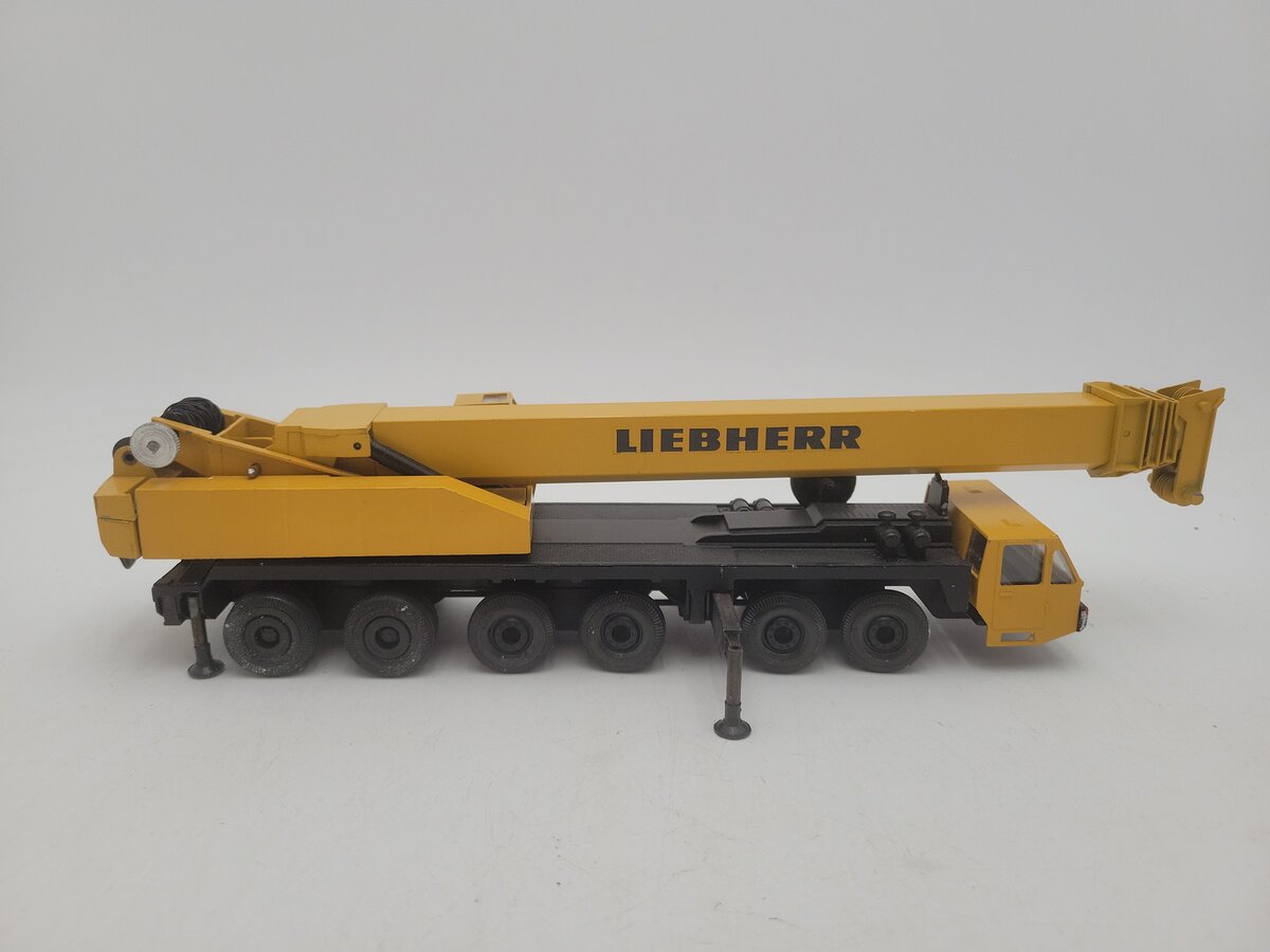 Conrad 2072 1:50 Scale Yellow Liebherr LT1100 Crane Diecast EX/Box