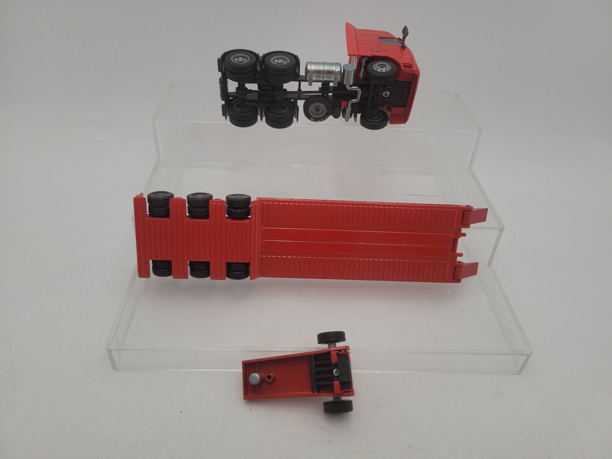 Joal 332 1:50 Scale Red Diecast Volvo FH16 Globetrotter XL Truck & Trailer EX/Box