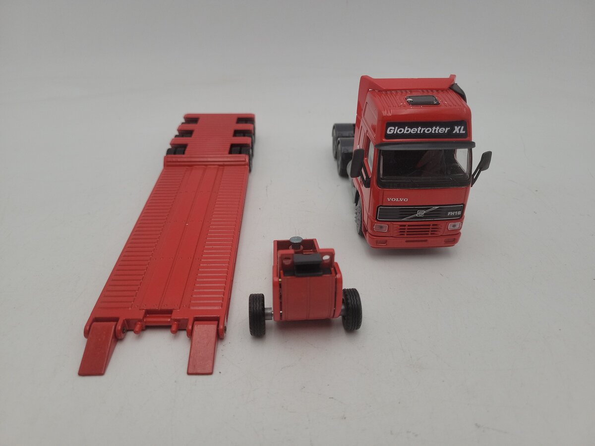 Joal 332 1:50 Scale Red Diecast Volvo FH16 Globetrotter XL Truck & Trailer EX/Box