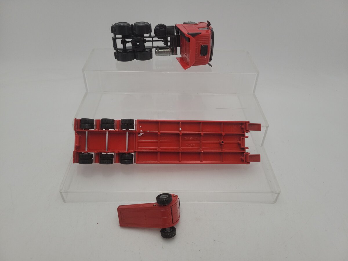 Joal 332 1:50 Scale Red Diecast Volvo FH16 Globetrotter XL Truck & Trailer EX/Box