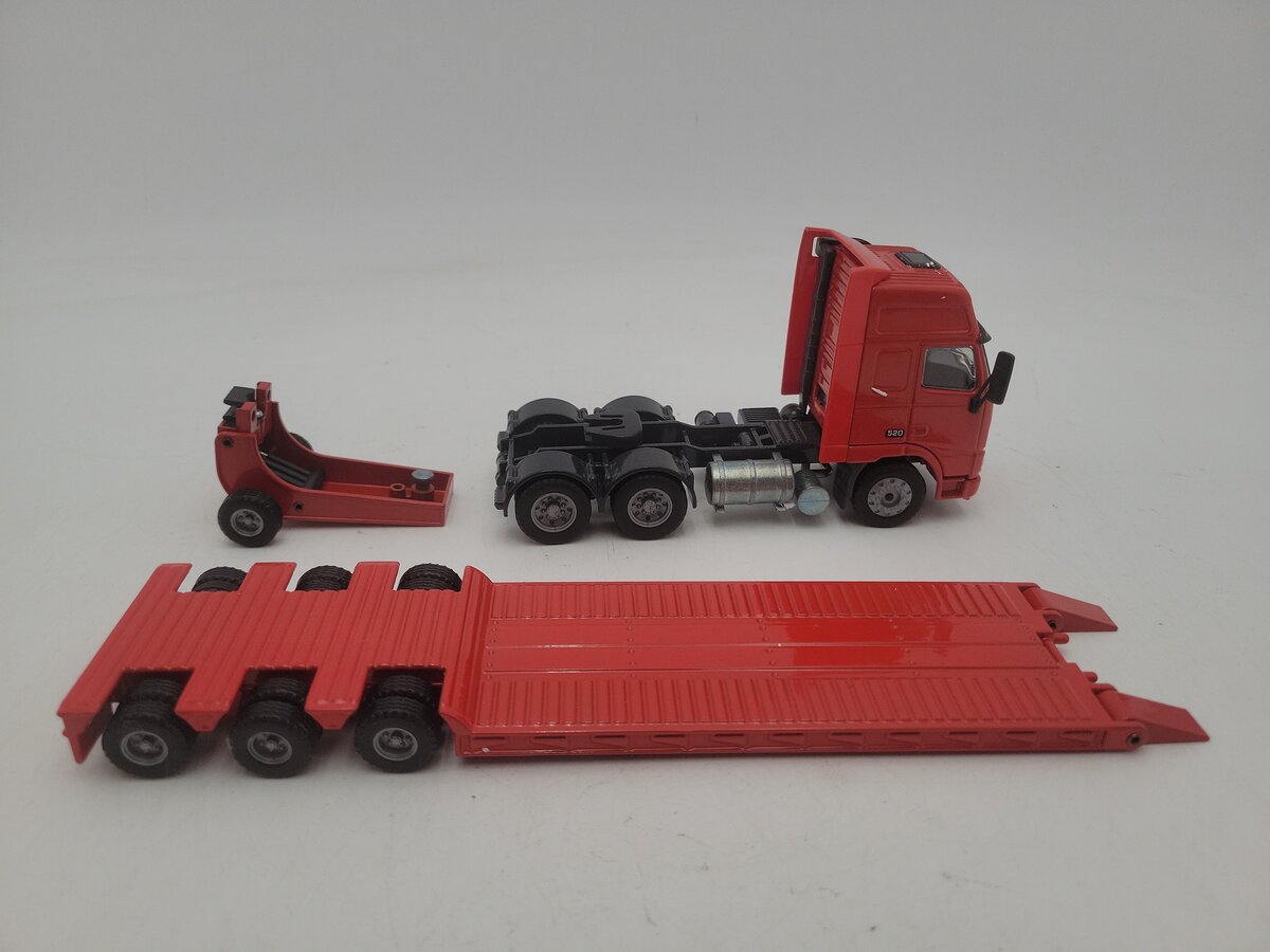 Joal 332 1:50 Scale Red Diecast Volvo FH16 Globetrotter XL Truck & Trailer EX/Box